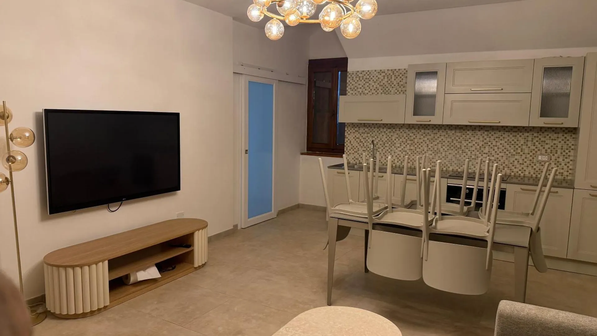 Emily House Daire Montignoso