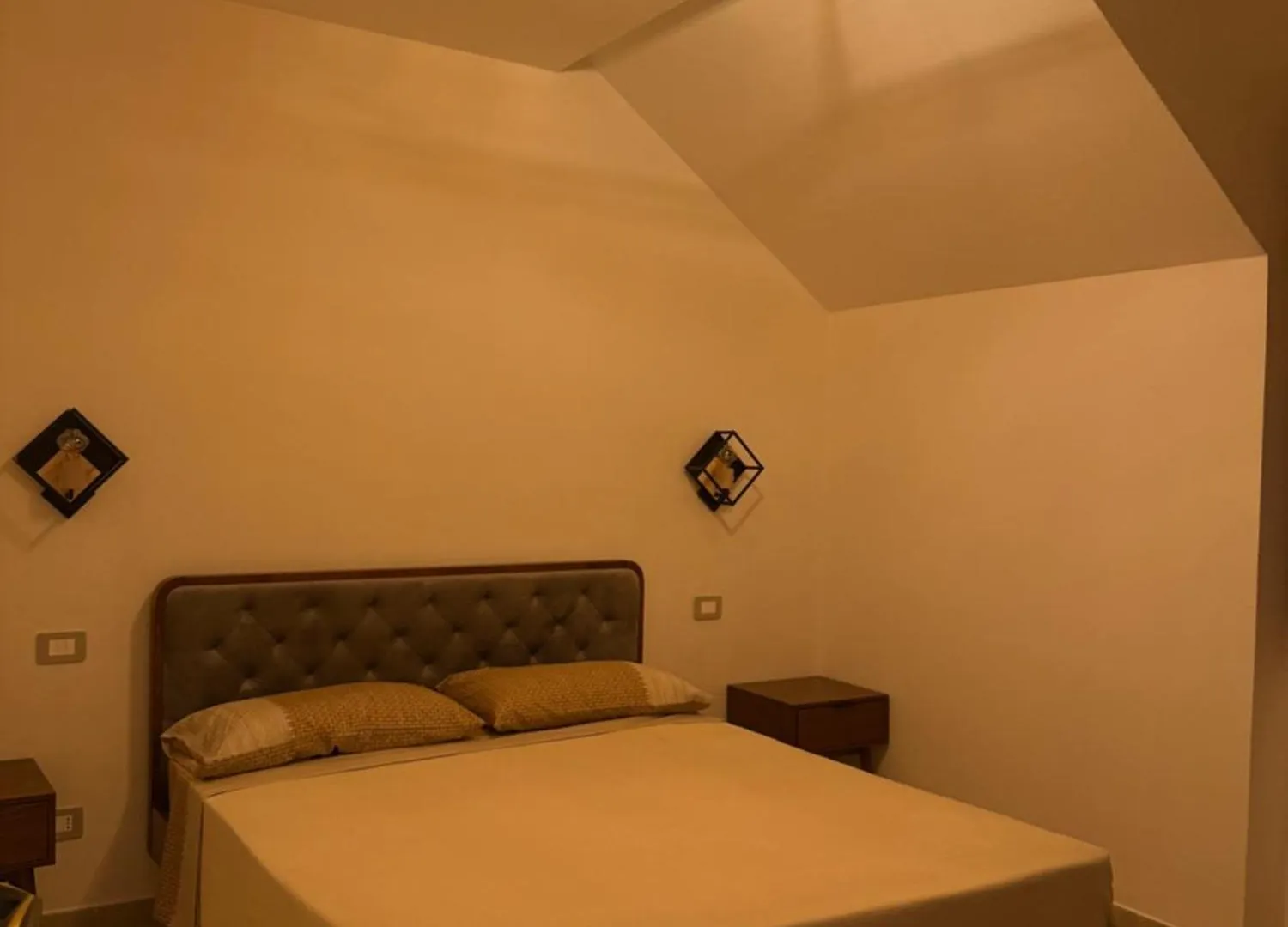 Emily House Daire Montignoso